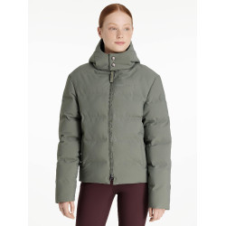 Cappotto da equitazione Young Rider LeMieux impermeabile Daisy Rosmarino Verde Cappotto da equitazione Young Rider LeMieux impermeabile Daisy Rosmarino Verde