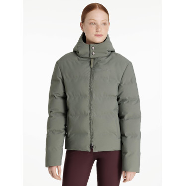 Cappotto da equitazione Young Rider LeMieux impermeabile Daisy Rosmarino Verde Cappotto da equitazione Young Rider LeMieux impermeabile Daisy Rosmarino Verde