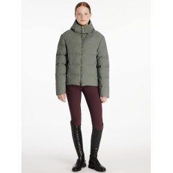 Cappotto da equitazione Young Rider LeMieux impermeabile Daisy Rosmarino Verde Cappotto da equitazione Young Rider LeMieux impermeabile Daisy Rosmarino Verde