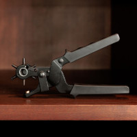 Pinza Perforatrice Extra Forte Grooming Deluxe by Kentucky Nero Pinza Perforatrice Extra Forte Grooming Deluxe by Kentucky Nero