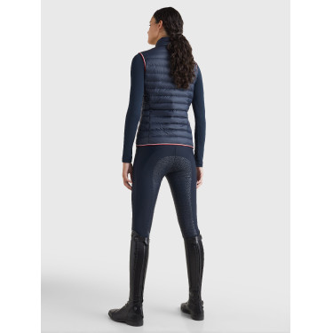 Gilet smanicato da donna Tommy Hilfiger Equestrian leggero in piumino riciclato Cielo del deserto Blu Gilet smanicato da donna Tommy Hilfiger Equestrian leggero in piumino riciclato Cielo del deserto Blu