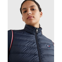 Gilet smanicato da donna Tommy Hilfiger Equestrian leggero in piumino riciclato Cielo del deserto Blu Gilet smanicato da donna Tommy Hilfiger Equestrian leggero in piumino riciclato Cielo del deserto Blu