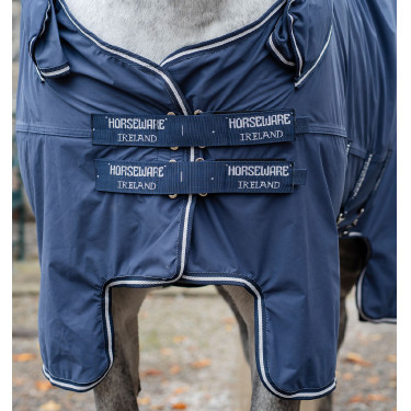 Coperta Horseware Show Ready Blu marino / blu marino e argento Coperta Horseware Show Ready Blu marino / blu marino e argento