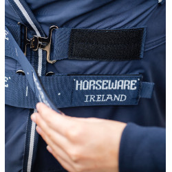 Coperta Horseware Show Ready Blu marino / blu marino e argento Coperta Horseware Show Ready Blu marino / blu marino e argento