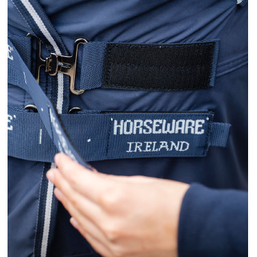 Coperta Horseware Show Ready Blu marino / blu marino e argento Coperta Horseware Show Ready Blu marino / blu marino e argento