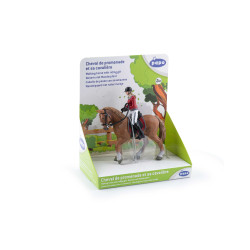 Cavallo da passeggiata e la sua cavallerizza Papo Cavallo da passeggiata e la sua cavallerizza Papo