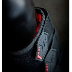 Stinchiere terapeutici Horseware con luce rossa a LED Nero / nero Stinchiere terapeutici Horseware con luce rossa a LED Nero / nero