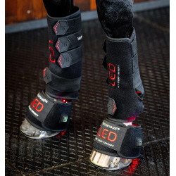 Stinchiere terapeutici Horseware con luce rossa a LED Nero / nero Stinchiere terapeutici Horseware con luce rossa a LED Nero / nero