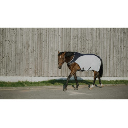 Coperta per giostra Equithème Flycool Marino / bianco Blu Coperta per giostra Equithème Flycool Marino / bianco Blu