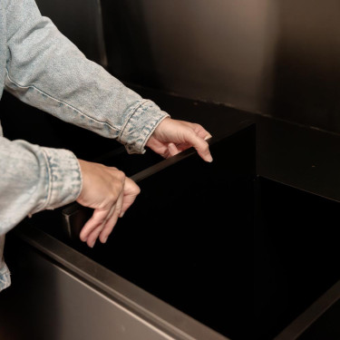 Cassetta porta alimenti in alluminio Grooming Deluxe by Kentucky con ruote Nero