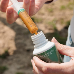 Vitamin & Mineral Liquid Booster Grooming Deluxe di Kentucky