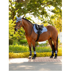 Tappetino LeMieux Reflective Suede Misto GP Square Blu polvere Tappetino LeMieux Reflective Suede Misto GP Square Blu polvere