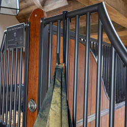 Gancio porta-coperte Mat Grooming Deluxe di Kentucky Nero