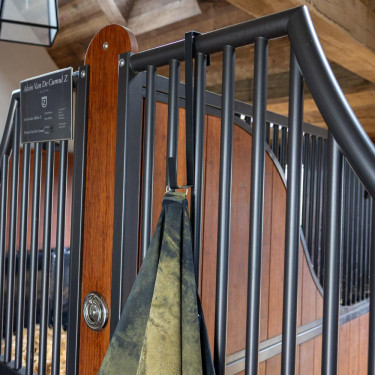 Gancio porta-coperte Mat Grooming Deluxe di Kentucky Nero