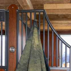 Gancio porta-coperte Mat Grooming Deluxe di Kentucky Nero
