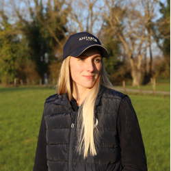 Cappellino Antares logo