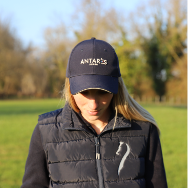 Cappellino Antares logo