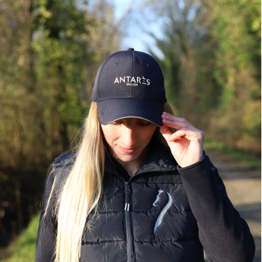 Cappellino Antares logo