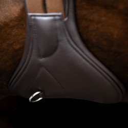 Sottopancia da dressage anatomico Imperial Riding con fibbie a rullo Marrone scuro Sottopancia da dressage anatomico Imperial Riding con fibbie a rullo Marrone scuro