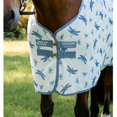 Coperta anti-insetti Horseware Amigo Bug Rug XL Plus Motivo libellula / argento / blu / salvia Motivi Coperta anti-insetti Horseware Amigo Bug Rug XL Plus Motivo libellula / argento / blu / salvia Motivi