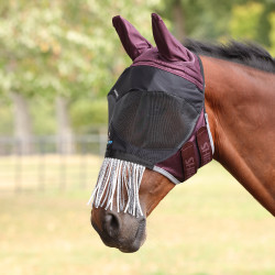 Maschera antimosche Shires FlyGuard Pro Deluxe con orecchie, naso e frange Ciliegia nera Maschera antimosche Shires FlyGuard Pro Deluxe con orecchie, naso e frange Ciliegia nera