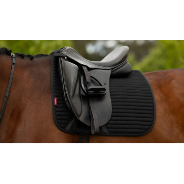 Sottosella da dressage LeMieux Square in tessuto mesh Air-Tek Nero