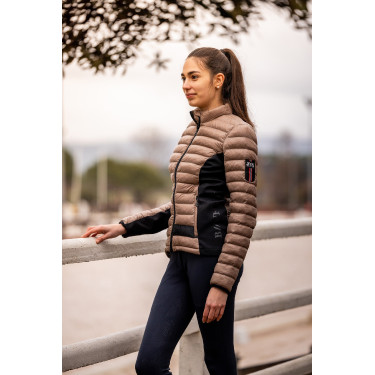 Piumino ultra leggero da donna B Vertigo Simone Biscotto allo zenzero Beige Piumino ultra leggero da donna B Vertigo Simone Biscotto allo zenzero Beige