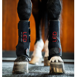 Stinchiere terapeutici Horseware con luce rossa a LED Nero / nero