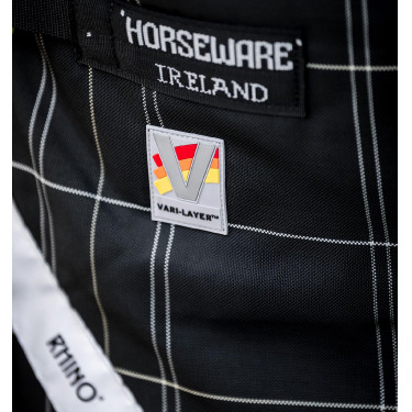Coperta Horseware Rhino Wug Vari-Layer 450g Nero / quadri bianco grigi Coperta Horseware Rhino Wug Vari-Layer 450g Nero / quadri bianco grigi