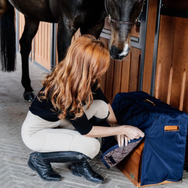 Custodia protettiva per cassetta da toelettatura Show Grooming Deluxe by Kentucky Blu navy Custodia protettiva per cassetta da toelettatura Show Grooming Deluxe by Kentucky Blu navy