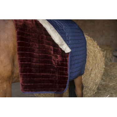 Coperta da scuderia Equithème Teddy foderata in pile sintetico Coperta da scuderia Equithème Teddy foderata in pile sintetico