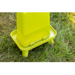 Abbeveratoio in plastica su piedistallo Abbeveratoio in plastica su piedistallo