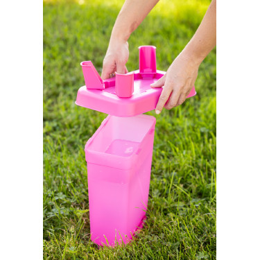 Abbeveratoio in plastica su piedistallo Abbeveratoio in plastica su piedistallo