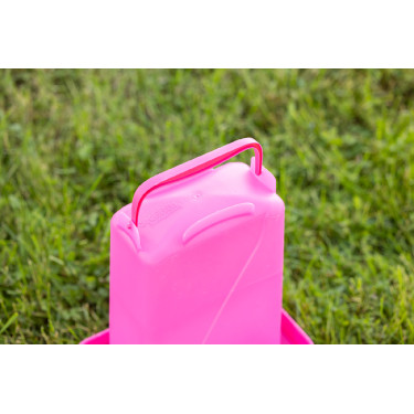Abbeveratoio in plastica su piedistallo Abbeveratoio in plastica su piedistallo