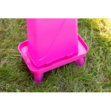 Abbeveratoio in plastica su piedistallo Abbeveratoio in plastica su piedistallo
