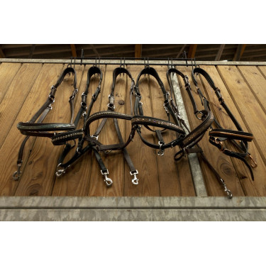 Porta briglie Hippotonic 6 posti, con ganci Porta briglie Hippotonic 6 posti, con ganci