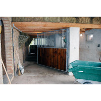 Séparation de box pivotante barreaudée / bois 3 m La Gée Séparation de box pivotante barreaudée / bois 3 m La Gée