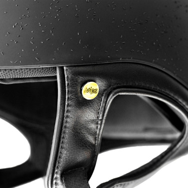 Casco EQ3 Lynx Back on Track Eventing Nero