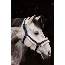Capestro Marquess con fodera in pelliccia sintetica Horze Blu navy scuro Capestro Marquess con fodera in pelliccia sintetica Horze Blu navy scuro