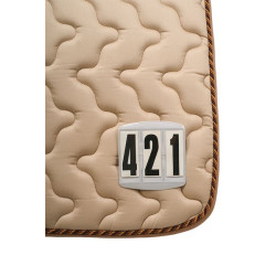 Numero di partenza a 3 cifre con fascia auto-agganciante Numero di partenza a 3 cifre con fascia auto-agganciante